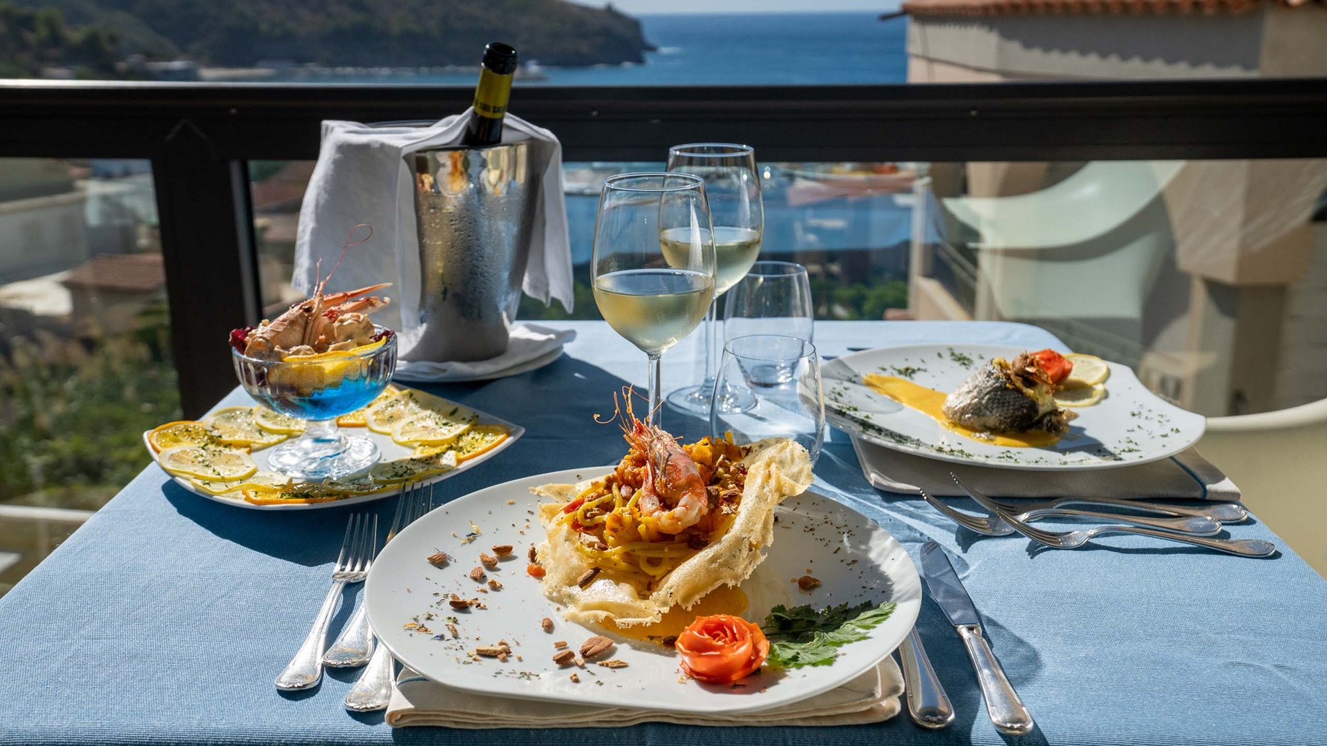 Hotel by the sea in Cilento: Discover its flavours. Hotel by the sea in Cilento: Discover its flavours.