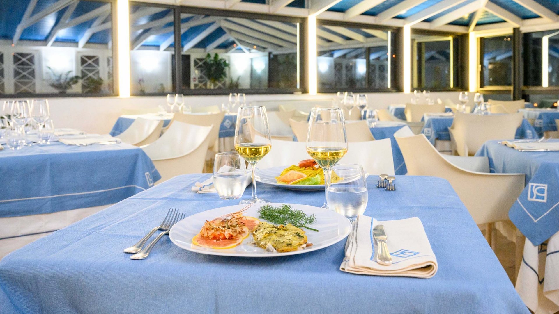 The restaurant of Santa Caterina Hotel in Palinuro The restaurant of Santa Caterina Hotel in Palinuro