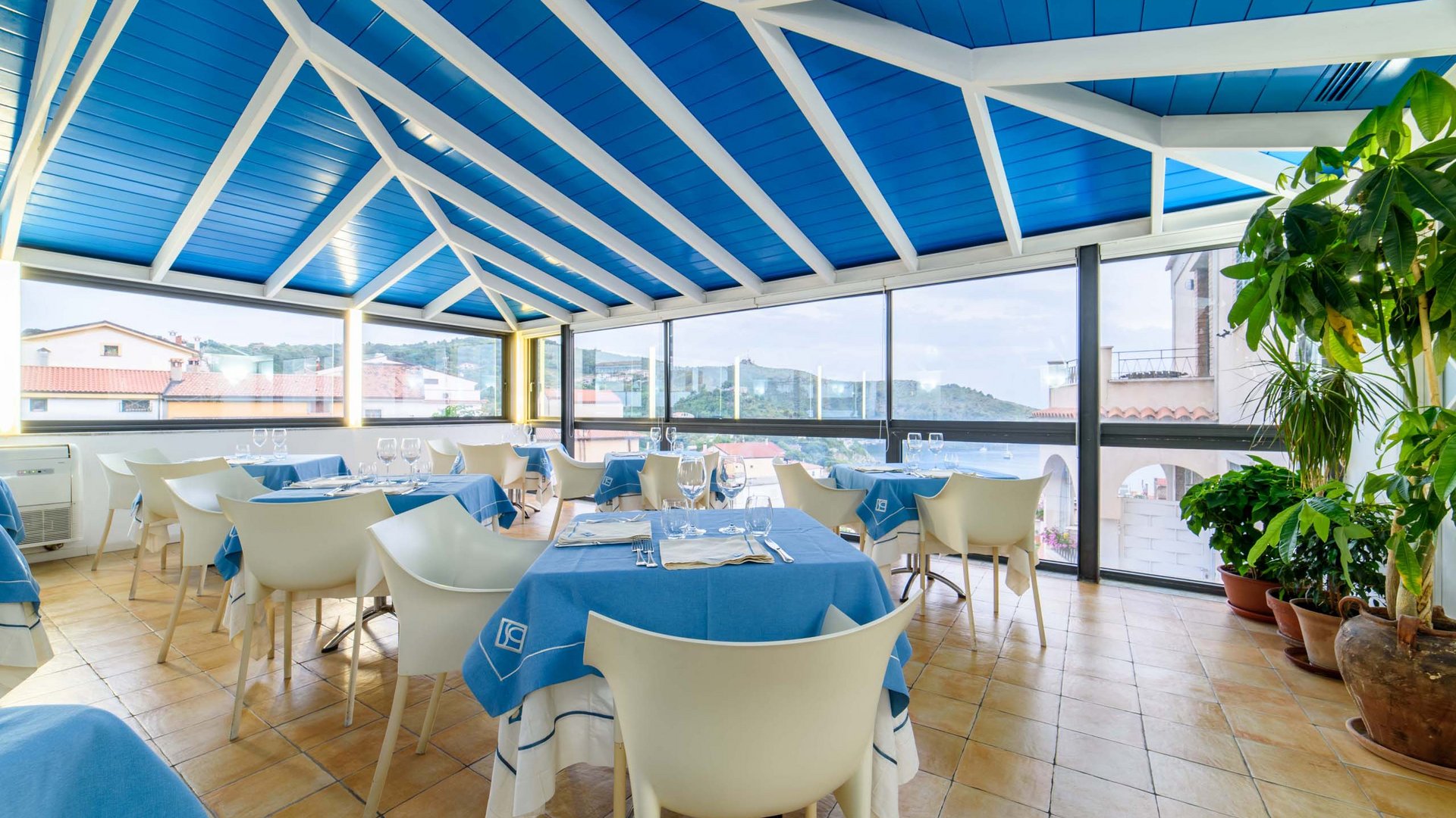 Hotel by the sea in Cilento: Discover its flavours. Hotel by the sea in Cilento: Discover its flavours.