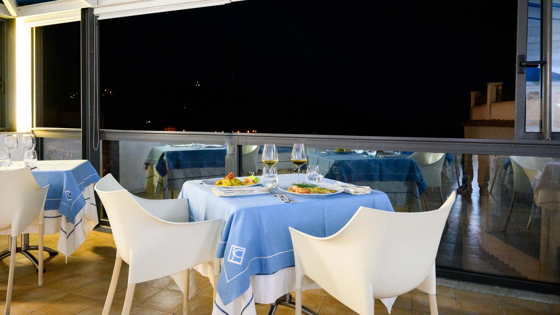 The restaurant of Santa Caterina Hotel in Palinuro The restaurant of Santa Caterina Hotel in Palinuro